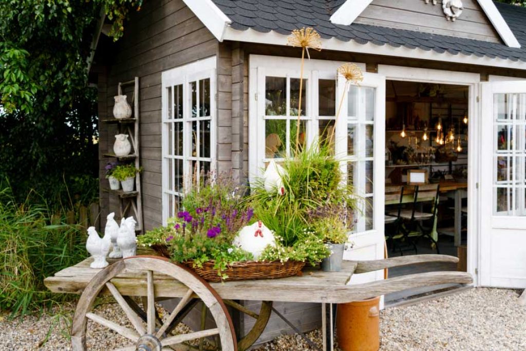 Ein Gartenhaus mit Elektrizität ausstatten gartenhausparadies.de