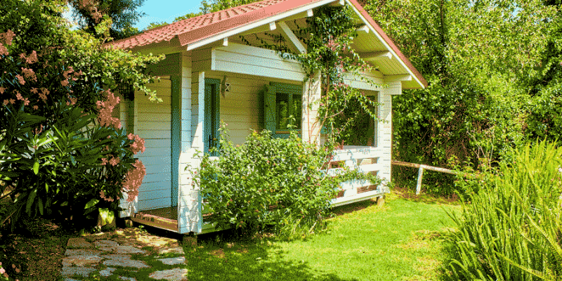 Wie mache ich ein Gartenhaus gemütlich?